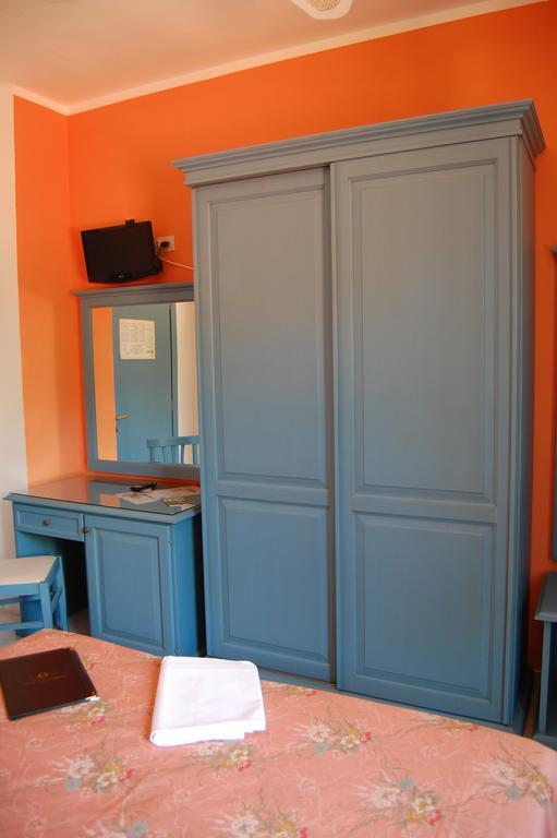 Hotel Villa Ombrosa Portoferraio Δωμάτιο φωτογραφία