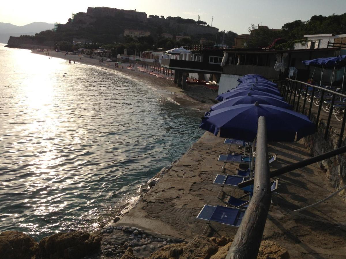 Hotel Villa Ombrosa Portoferraio Εξωτερικό φωτογραφία