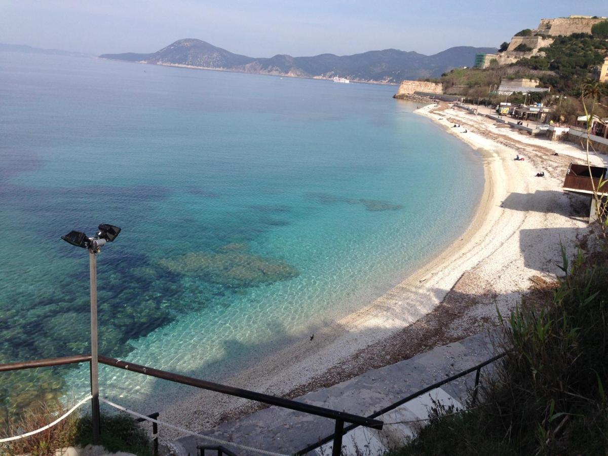 Hotel Villa Ombrosa Portoferraio Εξωτερικό φωτογραφία