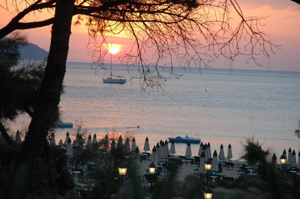 Hotel Villa Ombrosa Portoferraio Εξωτερικό φωτογραφία
