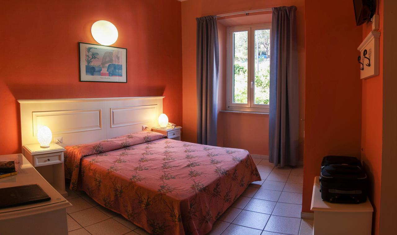 Hotel Villa Ombrosa Portoferraio Δωμάτιο φωτογραφία