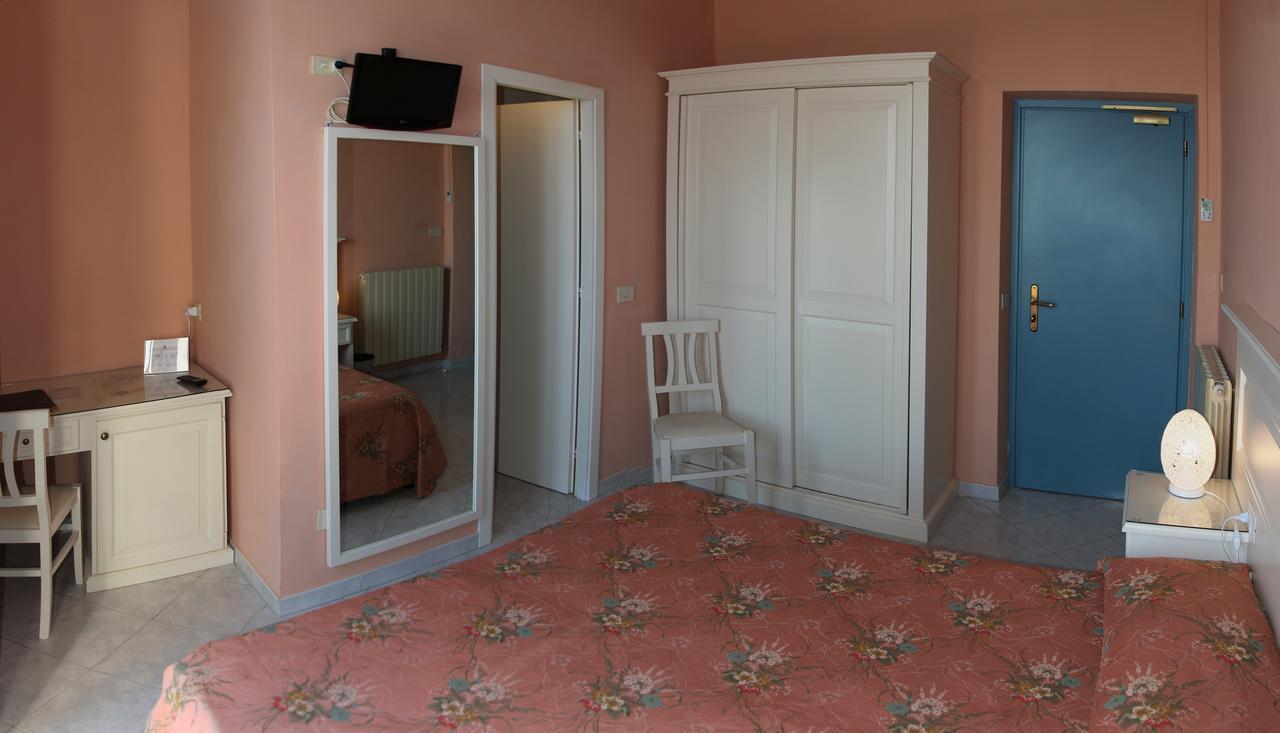 Hotel Villa Ombrosa Portoferraio Εξωτερικό φωτογραφία