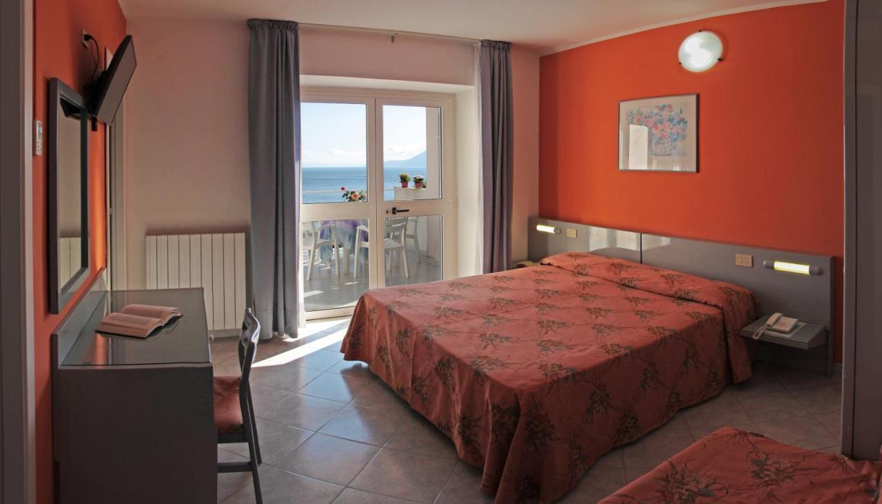 Hotel Villa Ombrosa Portoferraio Δωμάτιο φωτογραφία